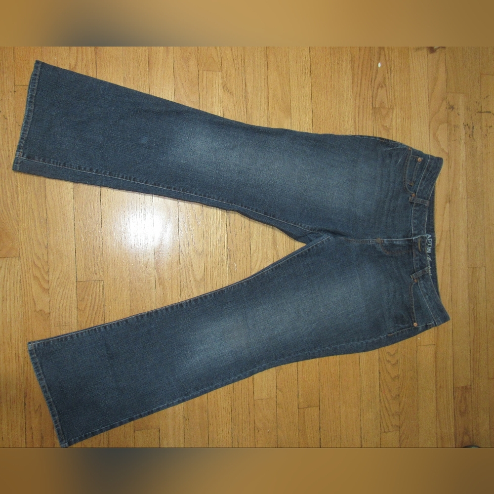 Apt. 9 Woman's Bootcut Jeans